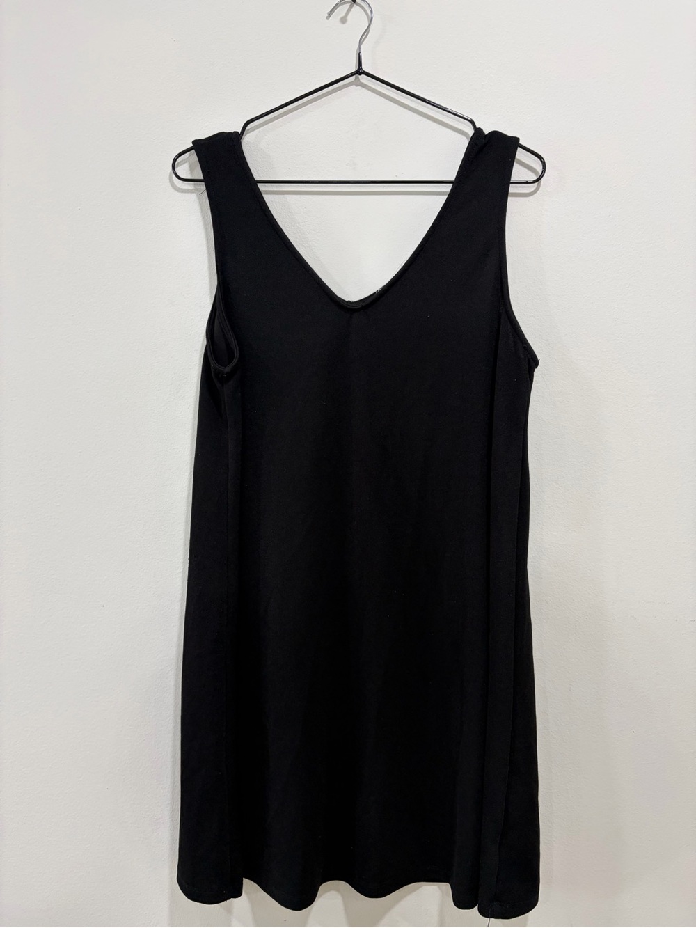 Wallflower Black Sleeveless V-Neck Shift Dress Vintage